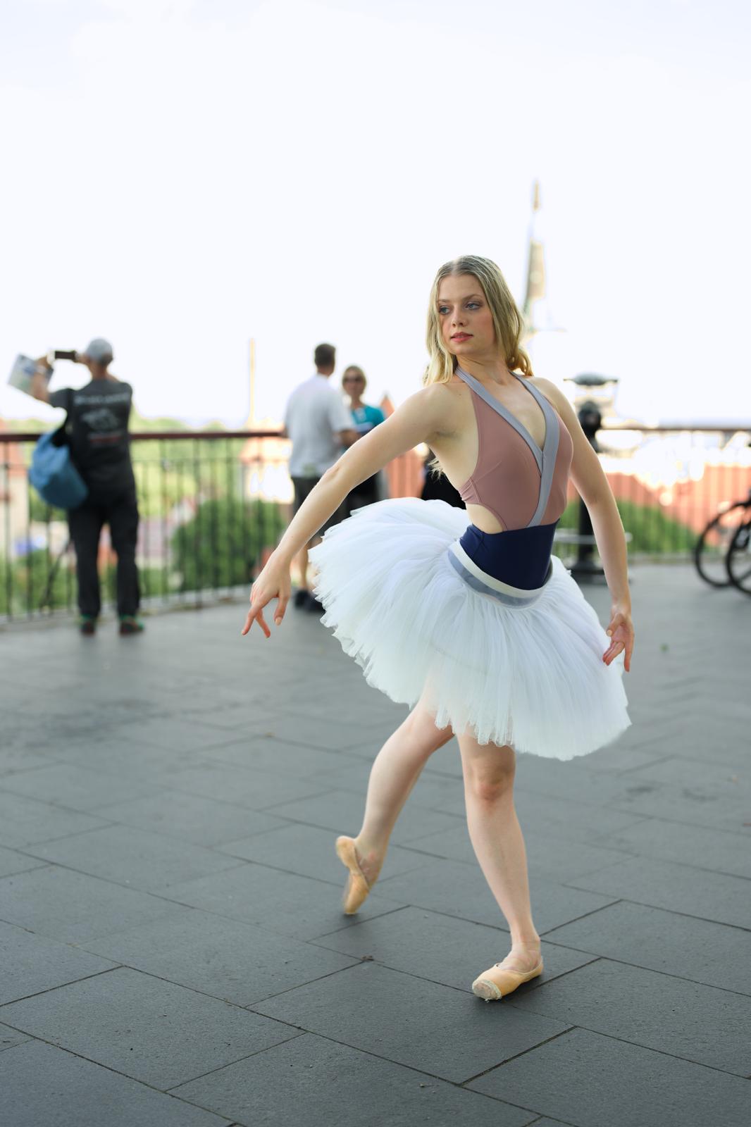 Bühnentanz Solo – Tanzshow München Studio Fritsches World